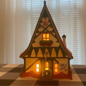 🍬 Dept 56 North Pole Series - Candy Canes & Peppermints Shop #56390